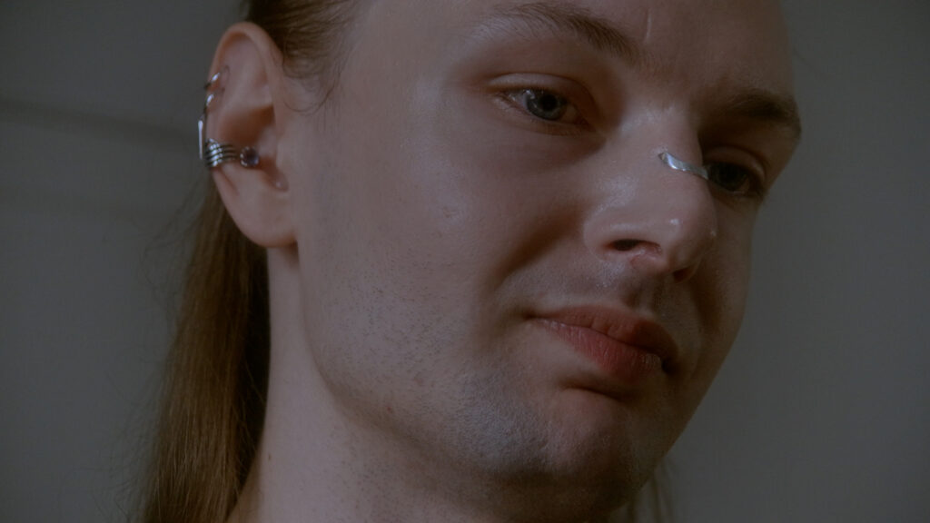 wt_the_invisible_force_final (2160p).00_12_26_06.Still006