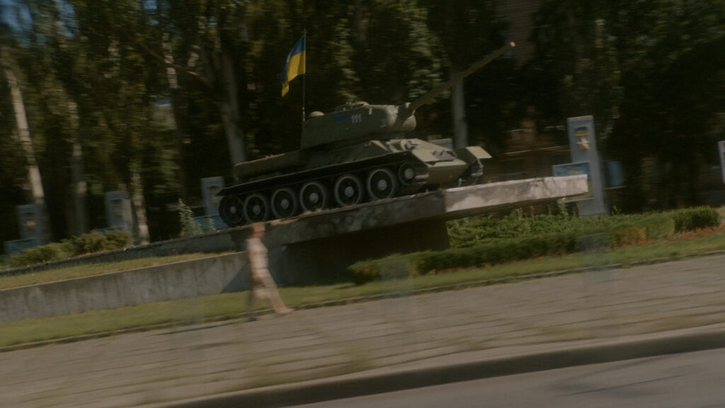 wt_the_invisible_force_final (2160p).00_14_55_01.Still009